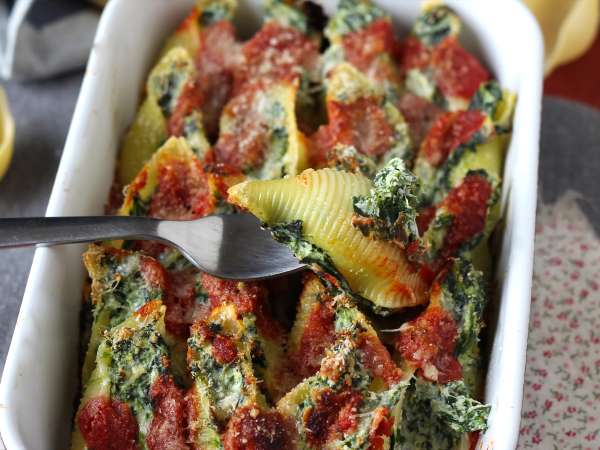 Conchiglioni plnené ricottou a špenátom: neodolateľné pečené vegetariánske jedlo - Príprava krok 10