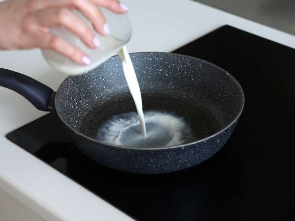 Ako uvariť rezance Buldak s príchuťou carbonara? Najlepší recept! - Príprava krok 2
