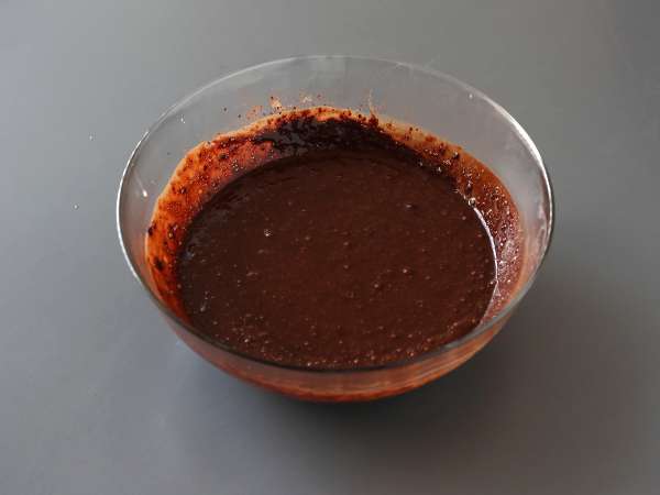 Nadýchaný koláč Nega Maluca s brigadeirovou polevou - Príprava krok 2