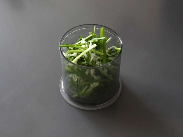 Medvedie cesnakové pesto, voňavé a veľmi chutné! - Príprava krok 2