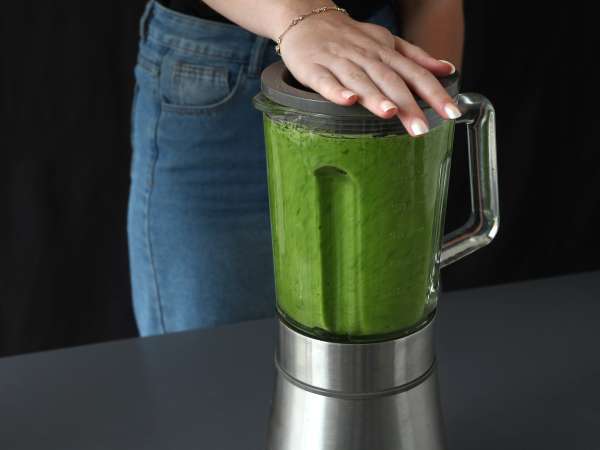 Detoxikačná zelená šťava bez extraktora pre maximum vitamínov! - Príprava krok 4