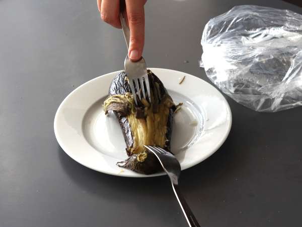 Ako upiecť a olúpať baklažány v rúre? - Príprava krok 5