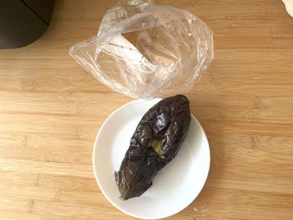 Ako jednoducho opečiete a ošúpete baklažány vo fritéze Air Fryer? Jednoduchý spôsob! - Príprava krok 4