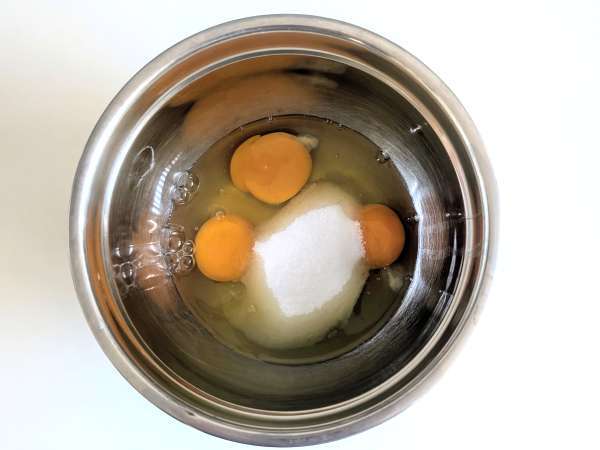 Marhuľový clafoutis s Air Fryer - Príprava krok 1
