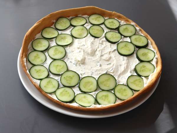 Super osviežujúci letný koláč: ricotta, uhorka a údený losos - Príprava krok 8