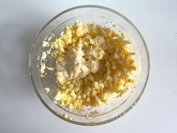 Tamago sando: slávny japonský sendvič s vajíčkom, ktorý nájdete v konbini! - Príprava krok 3