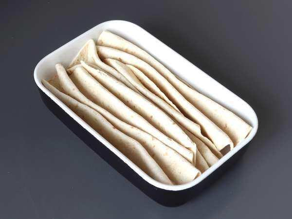 Čo robiť s tortillami Zapekaná šunka, špenát a mozzarella na spôsob mrveničkového koláča - Príprava krok 4