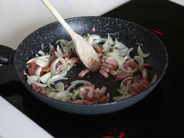 Plnený chlieb s ježkom v štýle tartiflette - Príprava krok 2