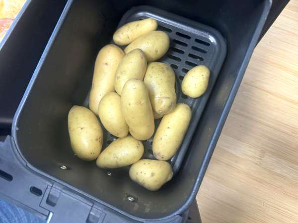 Zemiaky Grenaille vo fritéze Air Fryer - Príprava krok 2
