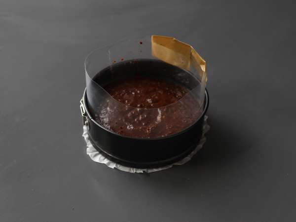 Čokoládový jablkový fondán, super jednoduchý dezert, ktorý si pripravíte len z 2 ingrediencií! - Príprava krok 6