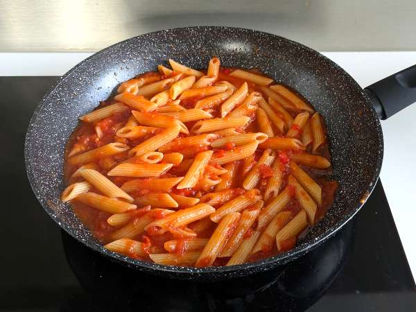 Penne all'arrabbiata: talianska klasika, ktorá zahreje pri srdci! - Príprava krok 5