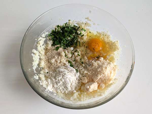 Karfiolové mäsové guľky vo fritéze: úsporný a vegetariánsky recept - Príprava krok 4