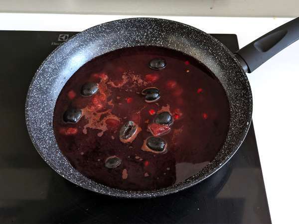 Spaghetti al fuoco di Bacco: cestoviny s červeným vínom, ktoré prinesú na stôl niečo špeciálne - Príprava krok 1