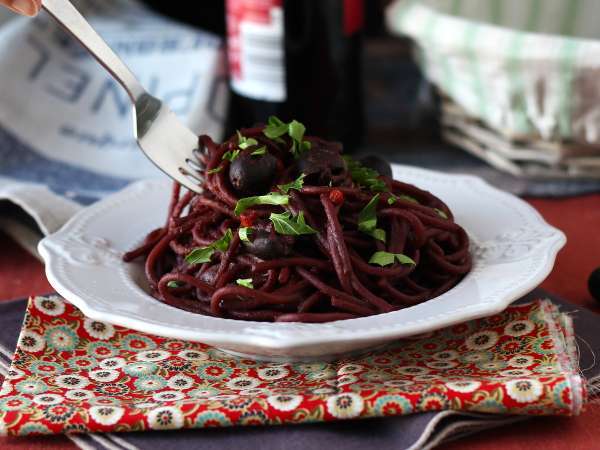 Spaghetti al fuoco di Bacco: cestoviny s červeným vínom, ktoré prinesú na stôl niečo špeciálne - Príprava krok 7