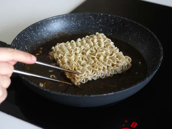 Ako uvariť buldak habanero limetkové rezance, recept s marinovaným kuracím mäsom! - Príprava krok 9
