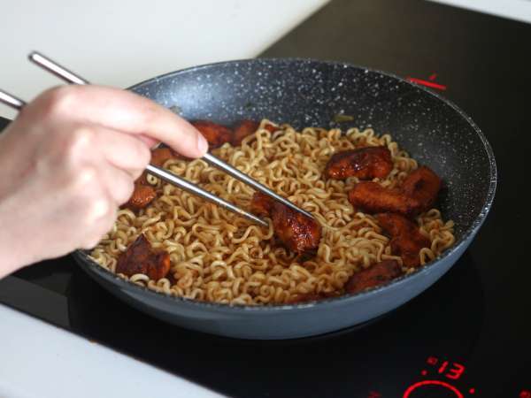 Ako uvariť buldak habanero limetkové rezance, recept s marinovaným kuracím mäsom! - Príprava krok 12