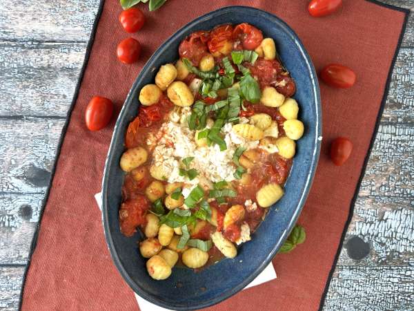 Pečené feta halušky s Airfryer, super rýchle jedlo s cherry paradajkami a feta! - Príprava krok 6