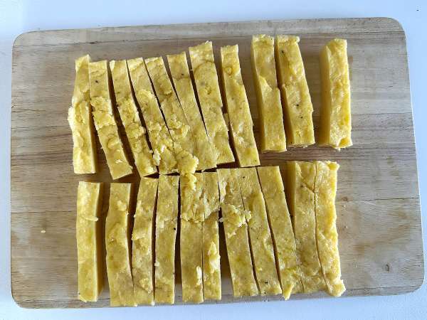 Polenta vyprážaná vo fritéze Air Fryer: chrumkavá, zdravá a bezlepková - Príprava krok 5