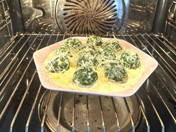 Špenát a ricotta malfatti, jednoduchý recept na domáce cestoviny bez miesenia - Príprava krok 8