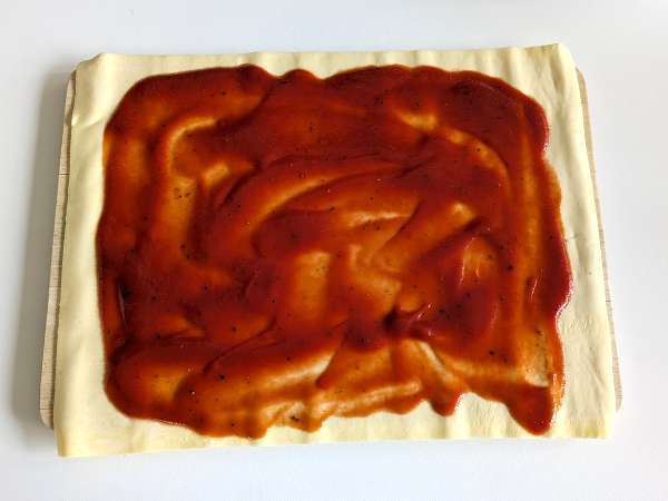 Rolky z lístkového cesta vo fritéze: rýchly a jednoduchý recept - Príprava krok 2