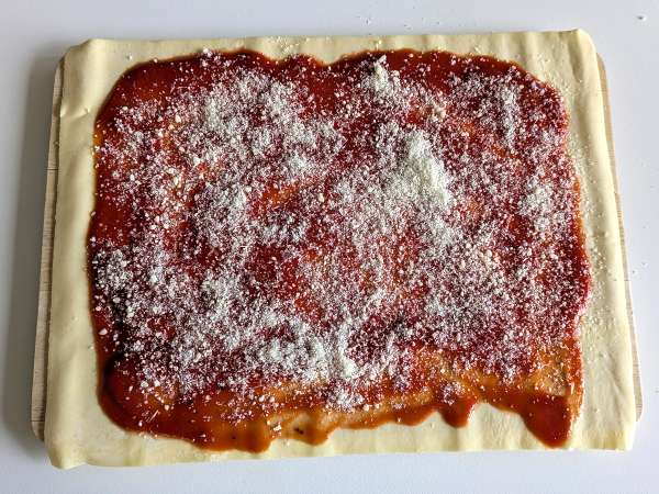 Rolky z lístkového cesta vo fritéze: rýchly a jednoduchý recept - Príprava krok 3