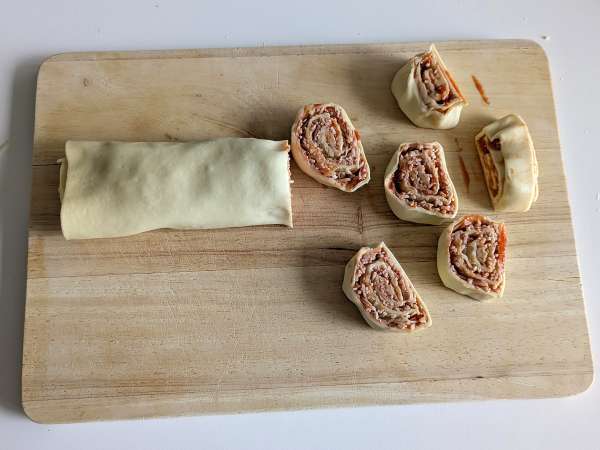 Rolky z lístkového cesta vo fritéze: rýchly a jednoduchý recept - Príprava krok 5