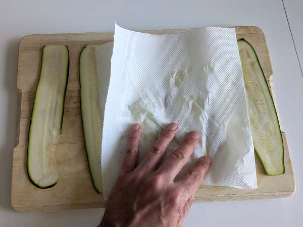 Cuketa parmigiana vo fritéze: rýchla, ľahká a chrumkavá - Príprava krok 4