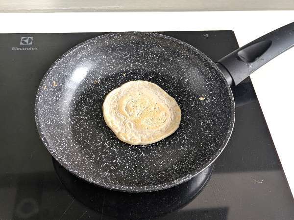 Mäkké vegánske palacinky s ľanovým vajcom: jednoduchý recept bez vajec - Príprava krok 8