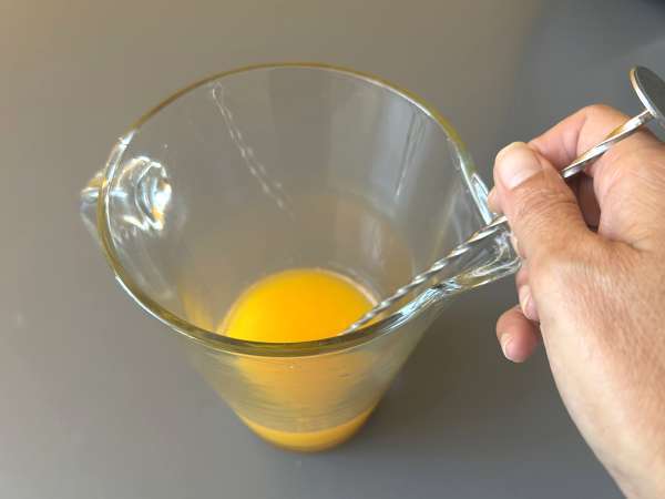 Agua de Valencia, stredomorský koktail s cavou a pomarančom, ktorý si môžete pripraviť aj doma. - Príprava krok 3