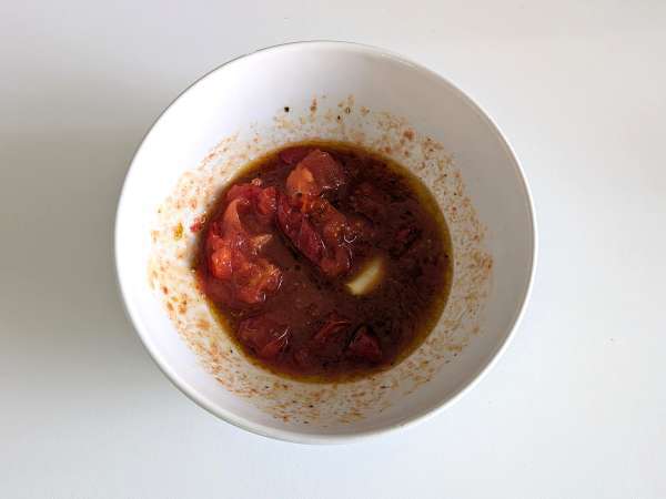 Jednoporciový slaný tvarohový koláč s bazalkou a cherry paradajkami: chutný nápad na bufety a aperitívy - Príprava krok 8
