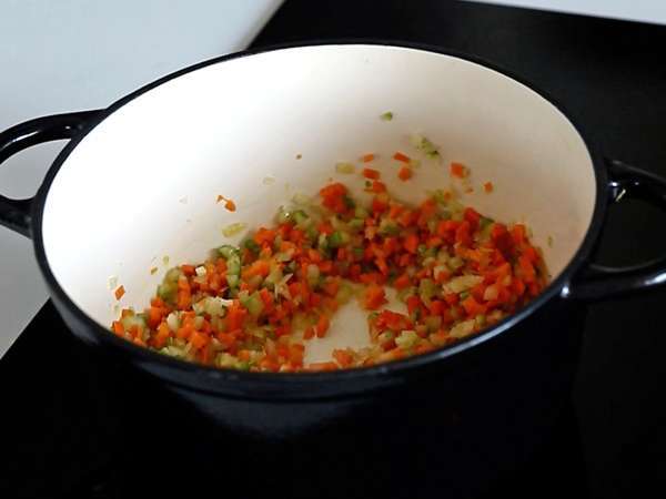 Cestoviny s bolonskou omáčkou - tagliatelle al ragù alla bolognese - Príprava krok 2