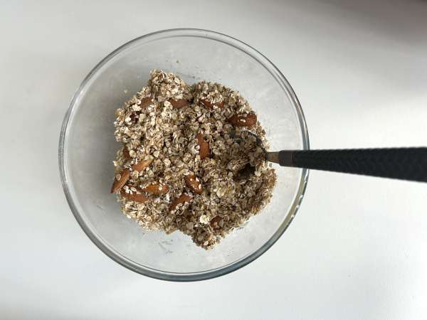 Granola expres s fritézou na vzduchu, aby sa raňajky stali chrumkavými - Príprava krok 3