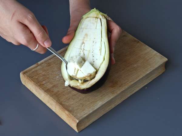 Plnené baklažány s mozzarellou au gratin - Príprava krok 1