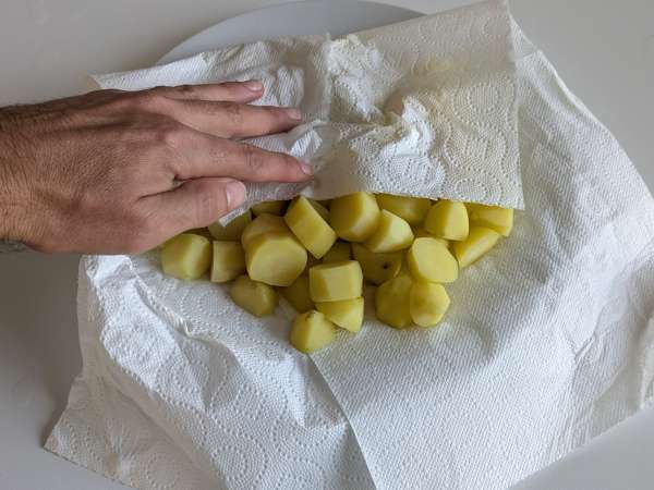 Krémové pečené zemiaky cacio e pepe: jednoduchá príloha, ktorá každého poblázni! - Príprava krok 3