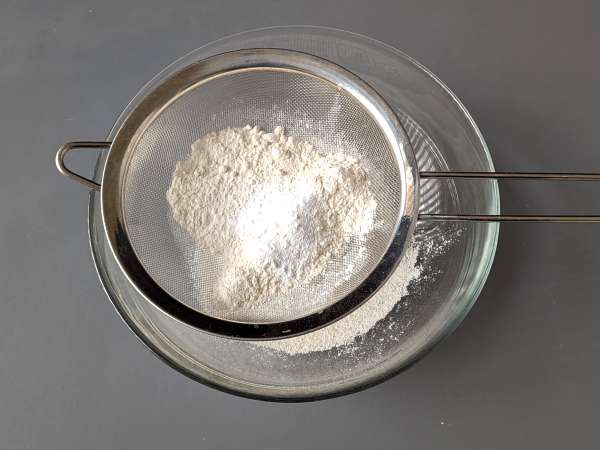 Koláč s jahodovým džemom: klasický recept na krehké pečivo (aj srdcia) - Príprava krok 1
