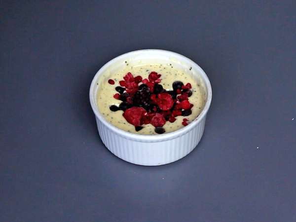 Superjednoduchý proteínový koláč s červeným ovocím - Príprava krok 3