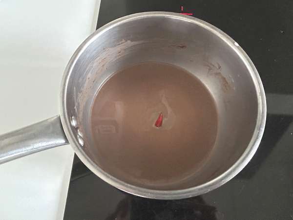 Domáca horúca čokoláda: jednoduchý recept na hustú, lesklú a hodvábnu čokoládu - Príprava krok 2
