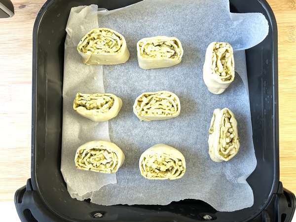 Mozzarella pesto lístkové pečivo s fritézou, hotové za 15 minút! - Príprava krok 5