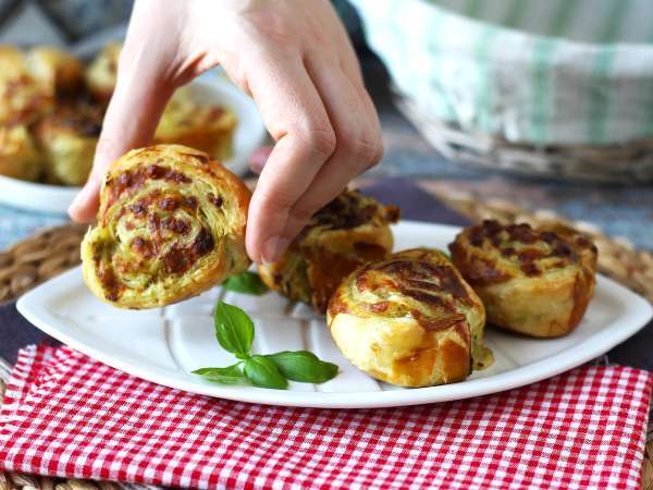 Mozzarella pesto lístkové pečivo s fritézou, hotové za 15 minút! - Príprava krok 7