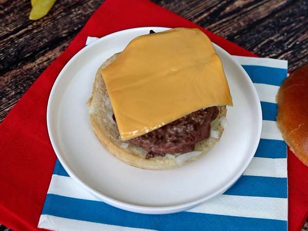 Cheeseburger, slávny hamburger, ktorý všetci milujú! - Príprava krok 4