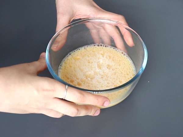 Čínske vajíčka na pare: čínsky recept na hodvábne vajíčka na pare len z dvoch ingrediencií! - Príprava krok 1