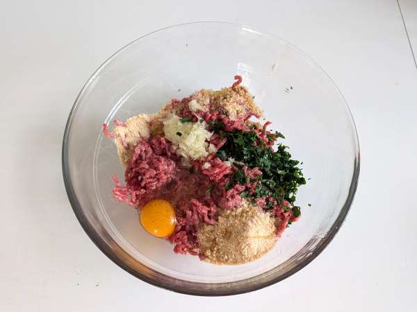Mäkké mäsové guľky vo fritéze: rýchly a jednoduchý recept s hovädzím mäsom - Príprava krok 3