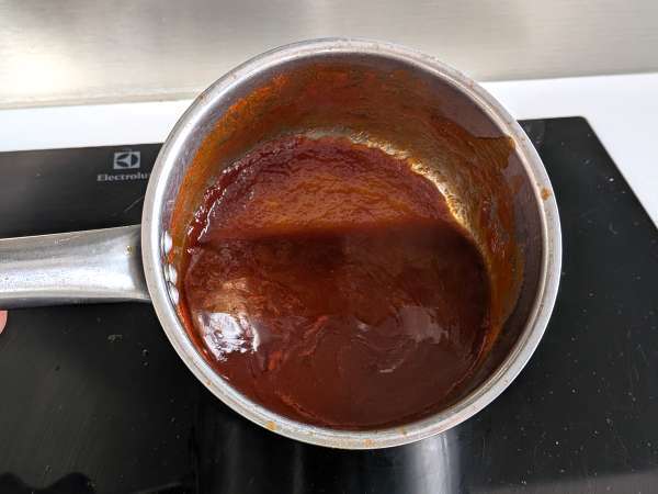Mäsové guľky vo fritéze so sladkokyslou barbecue omáčkou: jednoduchý a chutný recept - Príprava krok 3