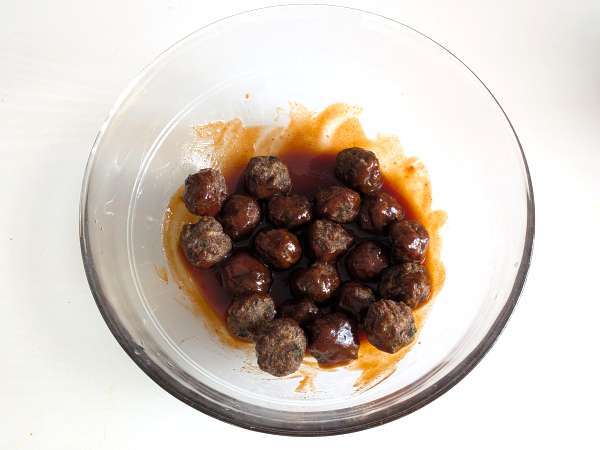 Mäsové guľky vo fritéze so sladkokyslou barbecue omáčkou: jednoduchý a chutný recept - Príprava krok 7