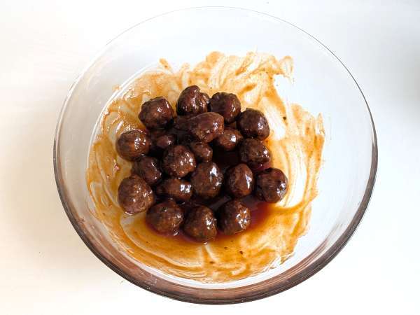 Mäsové guľky vo fritéze so sladkokyslou barbecue omáčkou: jednoduchý a chutný recept - Príprava krok 8