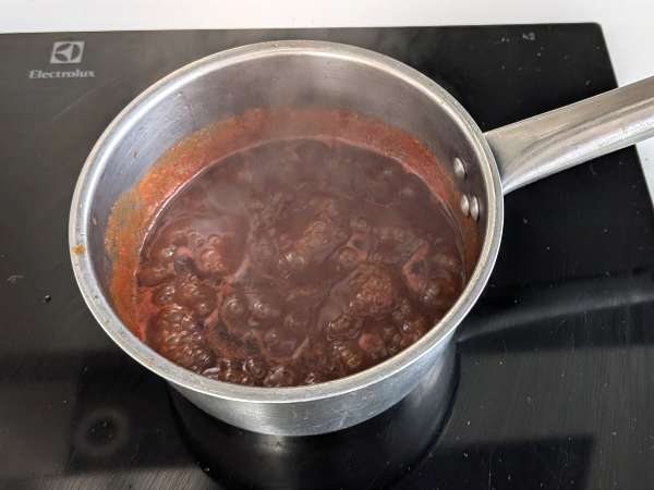 Domáca sladkokyslá omáčka v štýle barbecue: jednoduchý recept, hotový za okamih - Príprava krok 4