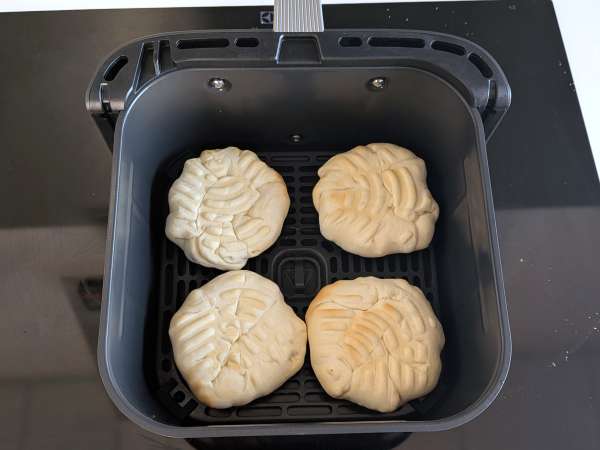 Buchty na hamburgery vo fritéze: skvelé na rýchlu a chutnú večeru - Príprava krok 9