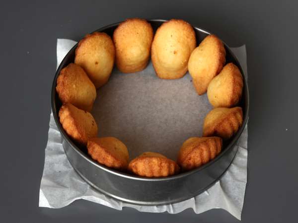 Charlotte s červeným ovocím a madeleines - Príprava krok 1