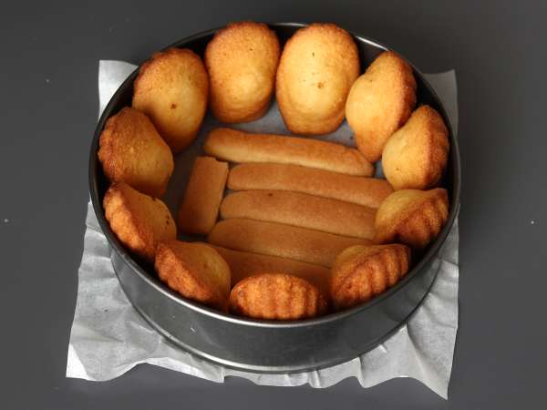 Charlotte s červeným ovocím a madeleines - Príprava krok 2