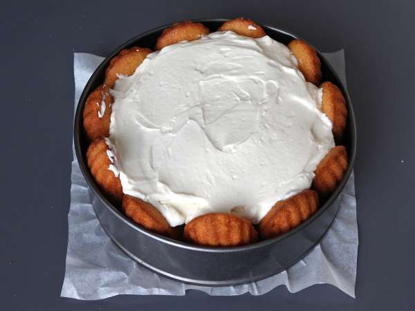 Charlotte s červeným ovocím a madeleines - Príprava krok 8